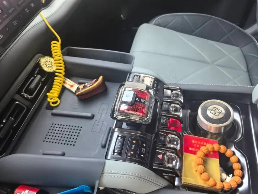 2023 FangChengBao Bao 5 1.5T 194HP L4 E-CVT PHEV 31.8KWH,autocango,china used car exporter,china ev exporter,chinese used car exporter,chinese used ev exporter