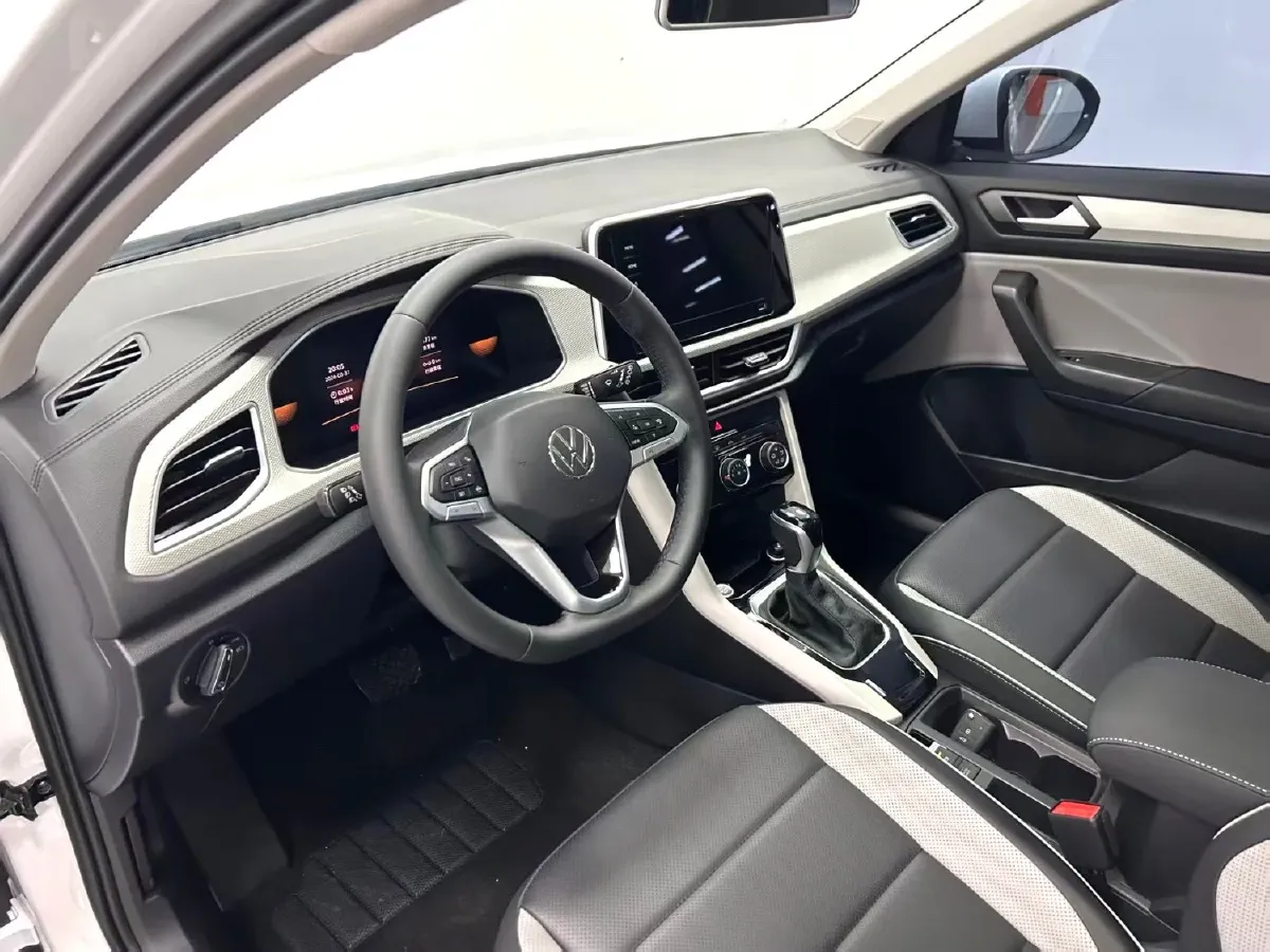 2025 Volkswagen T-Roc 1.4T 150HP L4 7DCT,autocango,china used car exporter,china ev exporter,chinese used car exporter,chinese used ev exporter