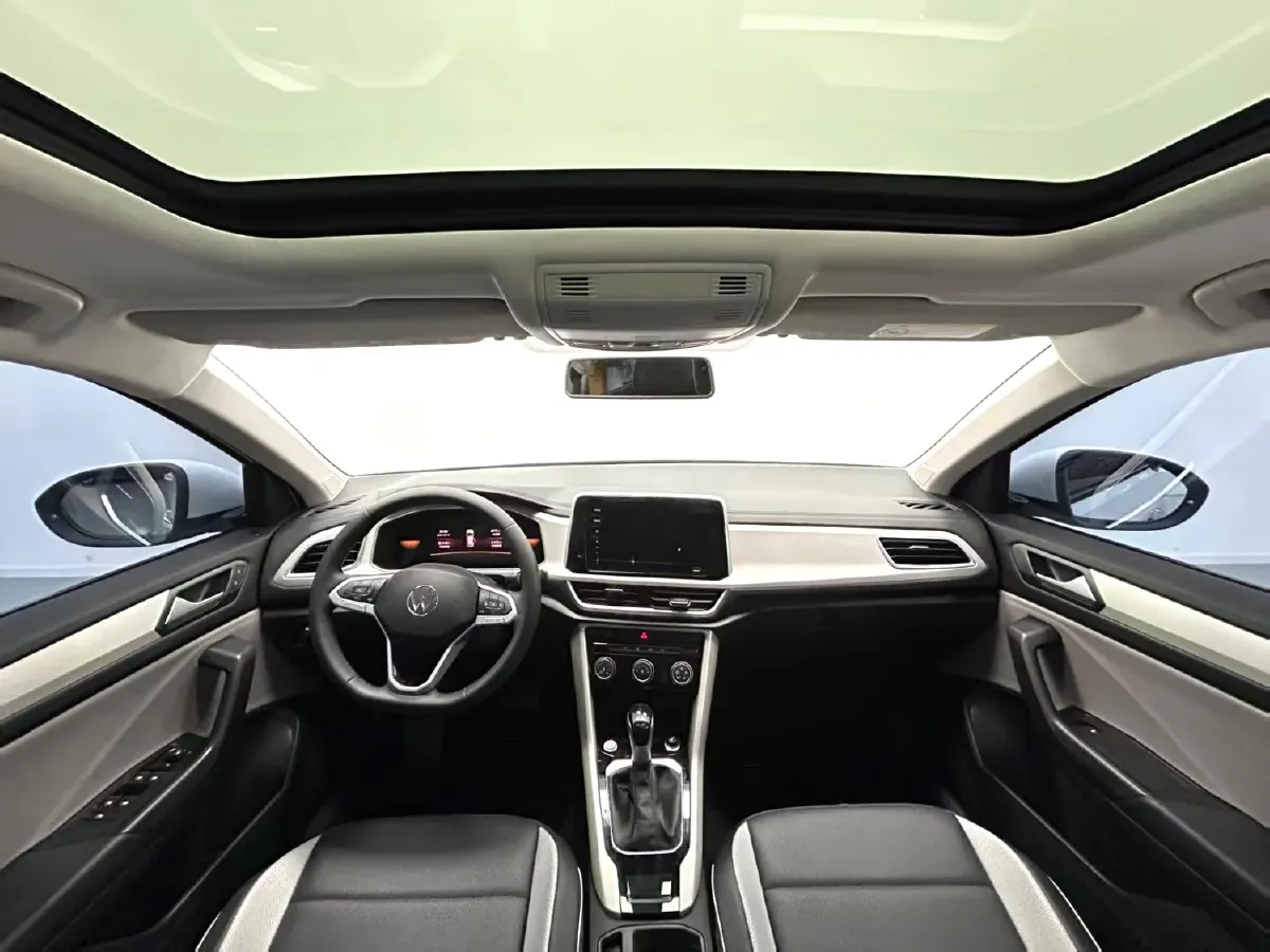 2025 Volkswagen T-Roc 1.4T 150HP L4 7DCT,autocango,china used car exporter,china ev exporter,chinese used car exporter,chinese used ev exporter