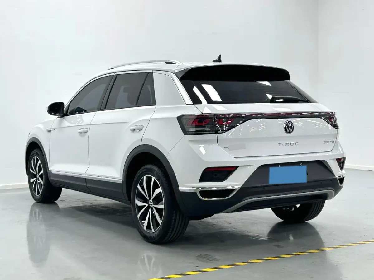 2025 Volkswagen T-Roc 1.4T 150HP L4 7DCT,autocango,china used car exporter,china ev exporter,chinese used car exporter,chinese used ev exporter