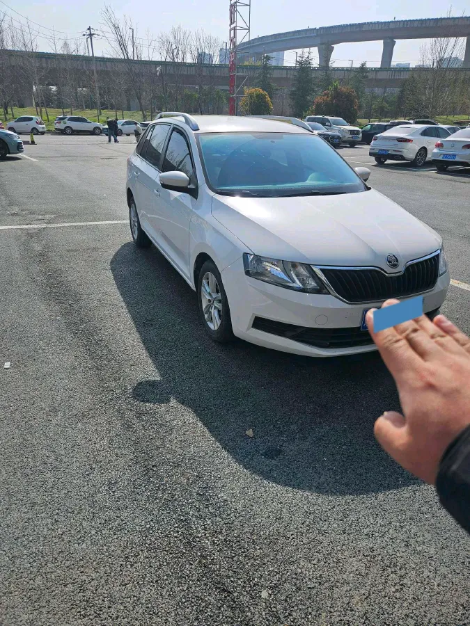 2019 Skoda Rapid Spaceback 1.5L 110HP L4 6AT,autocango,china used car exporter,china ev exporter,chinese used car exporter,chinese used ev exporter