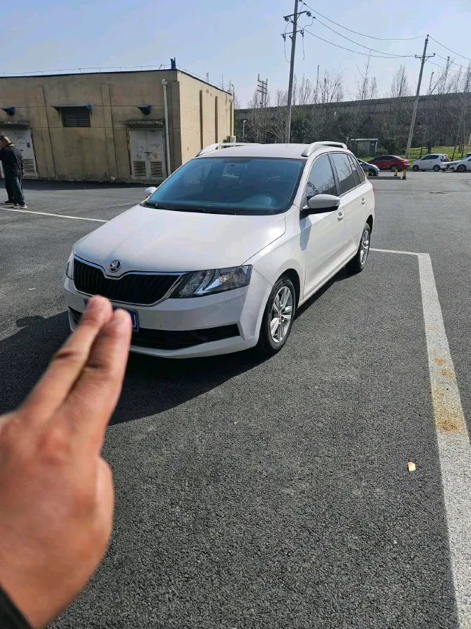 2019 Skoda Rapid Spaceback 1.5L 110HP L4 6AT,autocango,china used car exporter,china ev exporter,chinese used car exporter,chinese used ev exporter