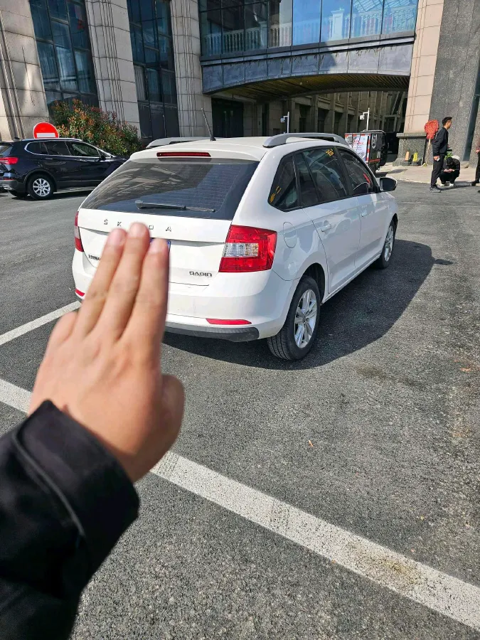 2019 Skoda Rapid Spaceback 1.5L 110HP L4 6AT,autocango,china used car exporter,china ev exporter,chinese used car exporter,chinese used ev exporter