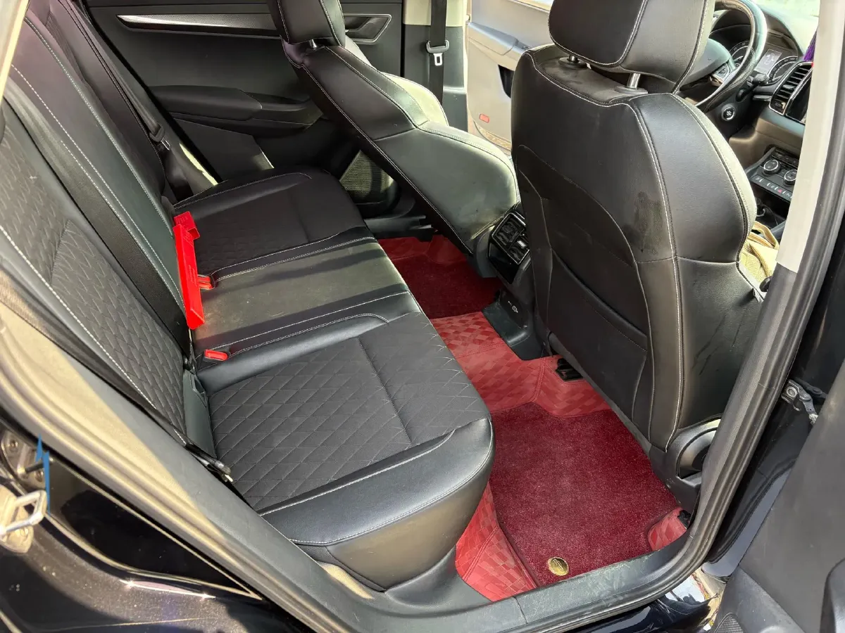 2021 Skoda Karoq 1.4T 150HP L4 7DCT,autocango,china used car exporter,china ev exporter,chinese used car exporter,chinese used ev exporter