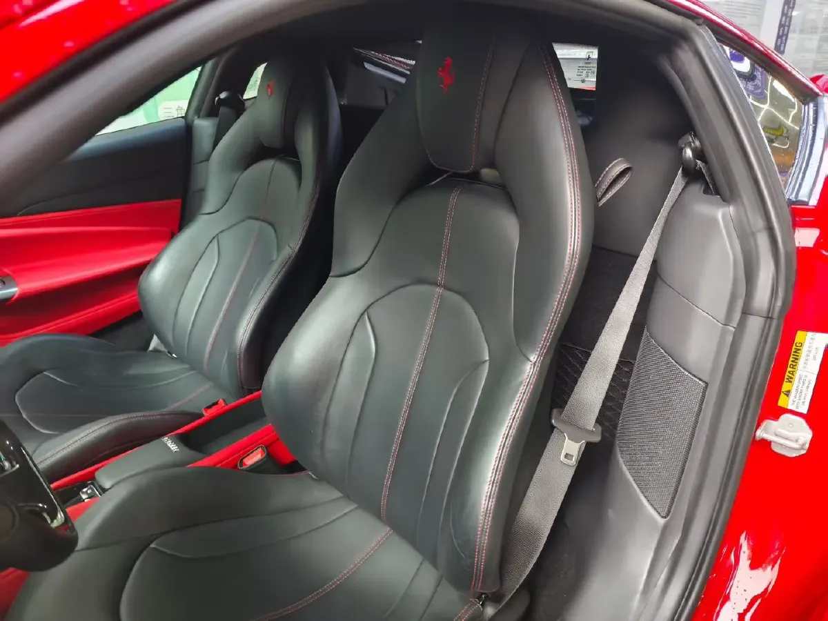 2019 Aston Martin DB11 5.2T 639HP V12 8AT,autocango,china used car exporter,china ev exporter,chinese used car exporter,chinese used ev exporter