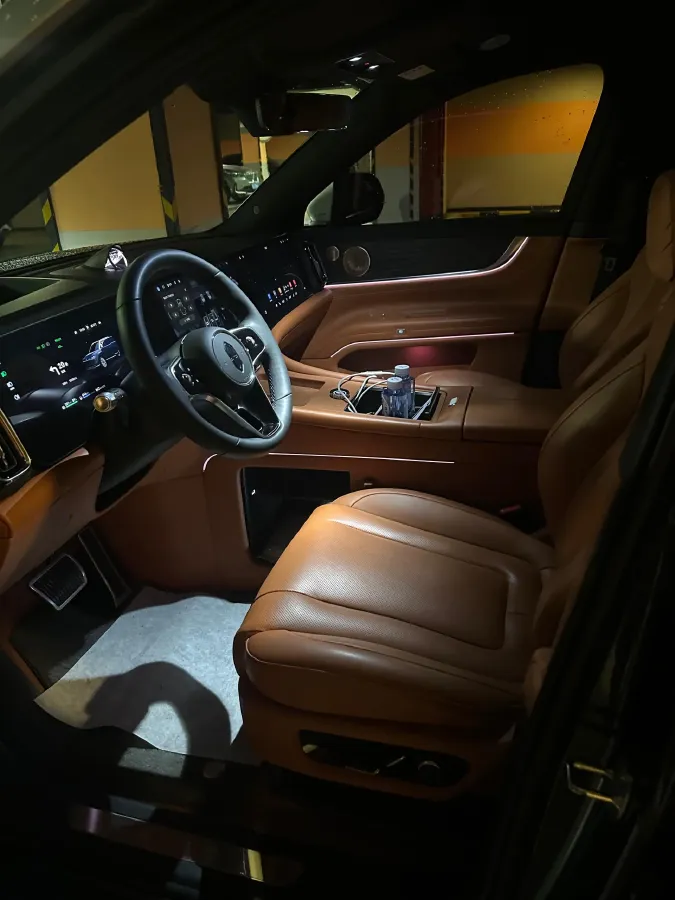 2024 AITO AITO M9 1.5T 152HP L4 REEV 42KWH,autocango,china used car exporter,china ev exporter,chinese used car exporter,chinese used ev exporter