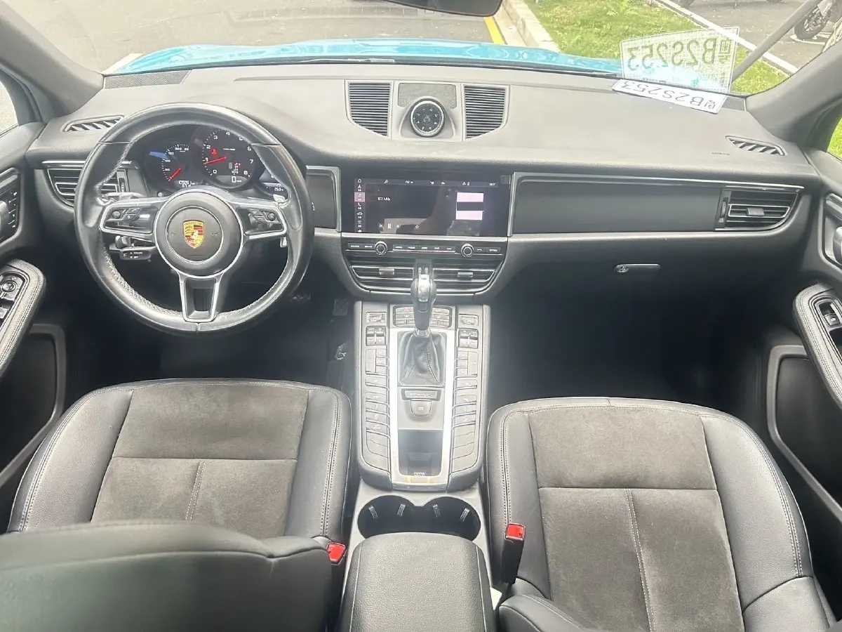 2021 Porsche Macan 2.0T 252HP L4 7DCT,autocango,china used car exporter,china ev exporter,chinese used car exporter,chinese used ev exporter
