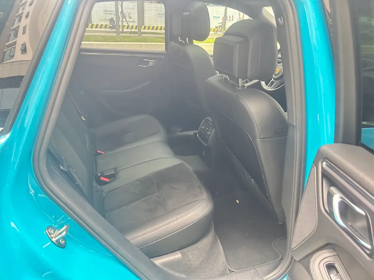 2021 Porsche Macan 2.0T 252HP L4 7DCT,autocango,china used car exporter,china ev exporter,chinese used car exporter,chinese used ev exporter