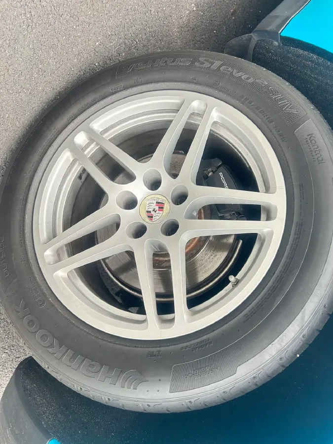 2021 Porsche Macan 2.0T 252HP L4 7DCT,autocango,china used car exporter,china ev exporter,chinese used car exporter,chinese used ev exporter