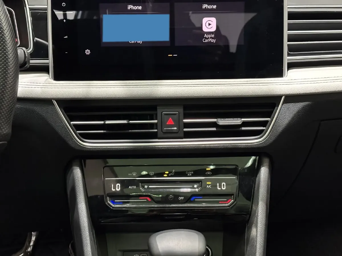 2022 Volkswagen T-Roc 1.4T 150HP L4 7DCT,autocango,china used car exporter,china ev exporter,chinese used car exporter,chinese used ev exporter