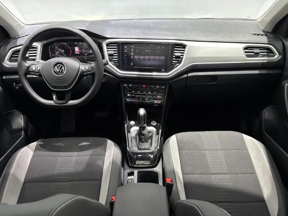 2022 Volkswagen T-Roc 1.4T 150HP L4 7DCT,autocango,china used car exporter,china ev exporter,chinese used car exporter,chinese used ev exporter