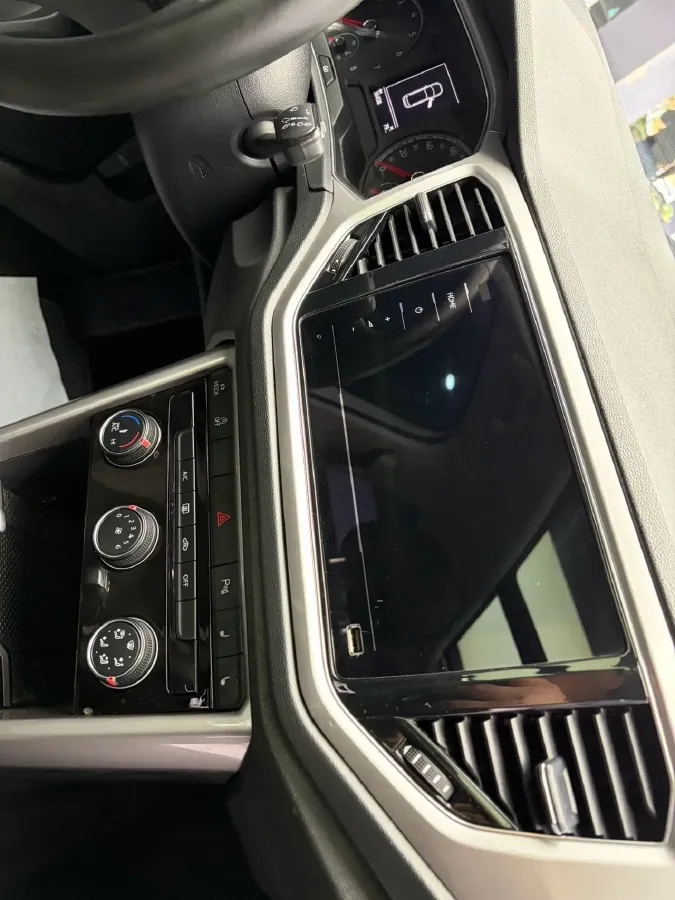 2022 Volkswagen T-Roc 1.4T 150HP L4 7DCT,autocango,china used car exporter,china ev exporter,chinese used car exporter,chinese used ev exporter