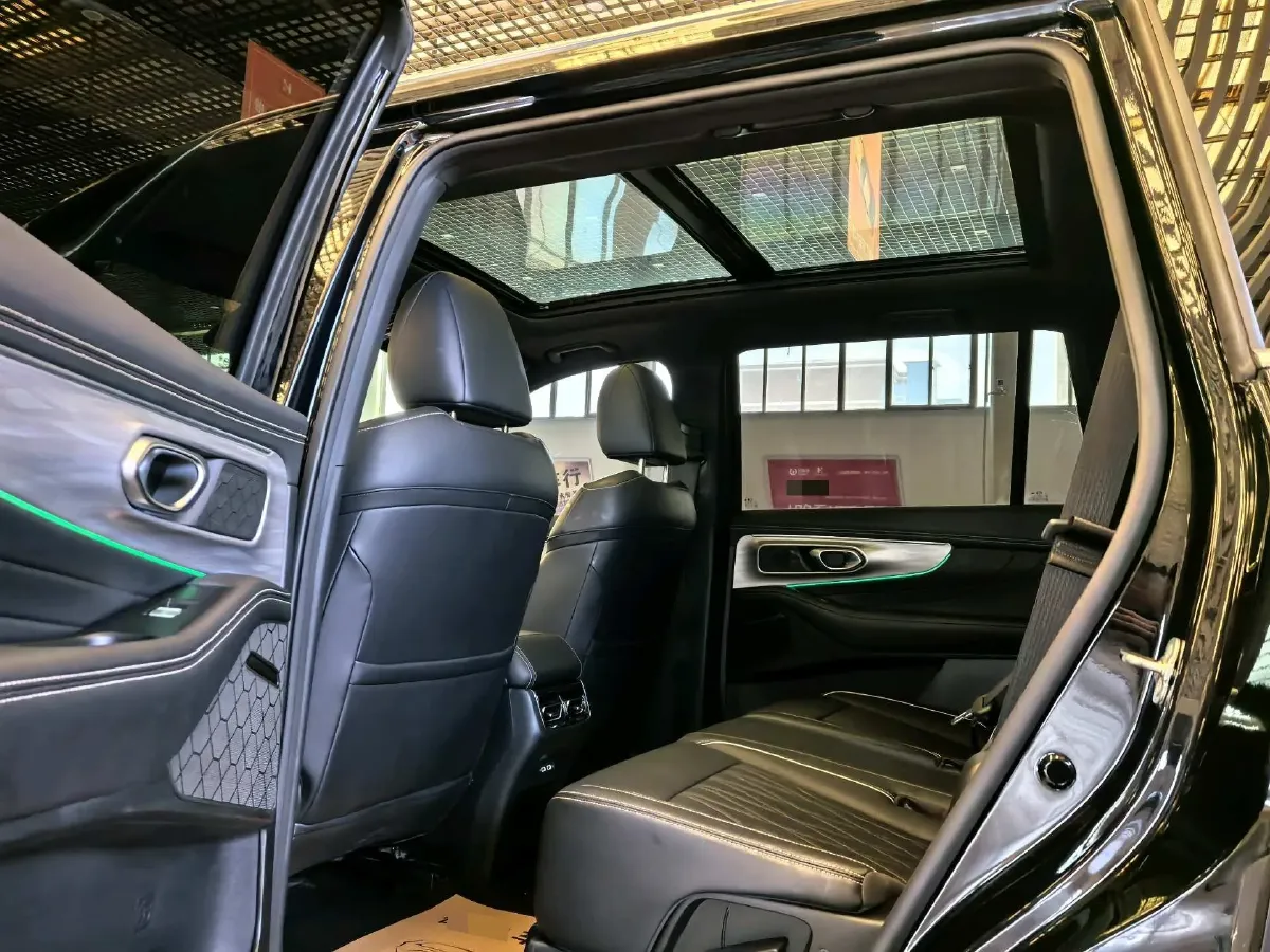 2025 GAC Trumpchi GS8 2.0T 252HP L4 8AT,autocango,china used car exporter,china ev exporter,chinese used car exporter,chinese used ev exporter