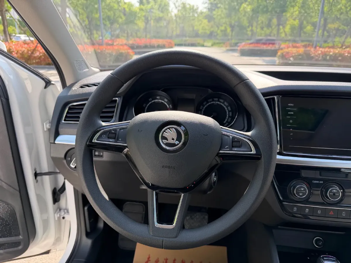 2021 Skoda Kamiq 1.5L 112HP L4 6AT,autocango,china used car exporter,china ev exporter,chinese used car exporter,chinese used ev exporter