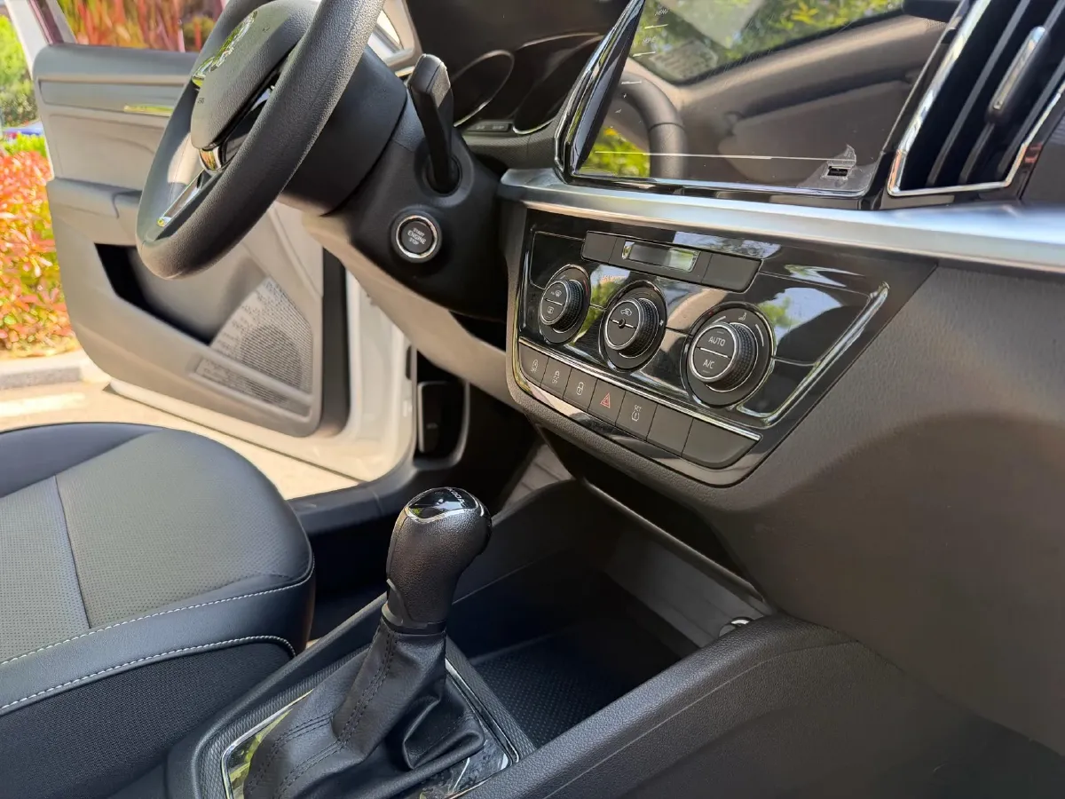 2021 Skoda Kamiq 1.5L 112HP L4 6AT,autocango,china used car exporter,china ev exporter,chinese used car exporter,chinese used ev exporter