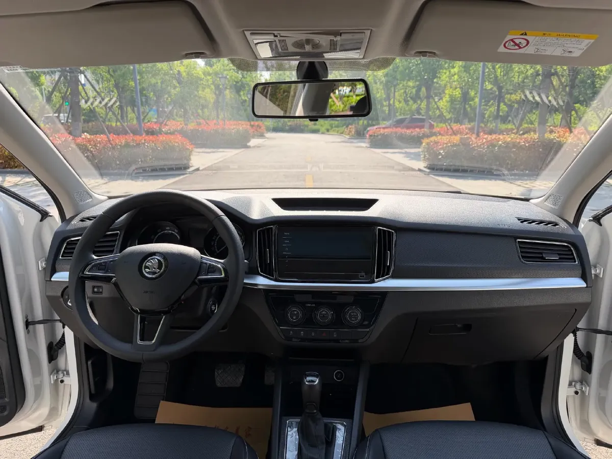 2021 Skoda Kamiq 1.5L 112HP L4 6AT,autocango,china used car exporter,china ev exporter,chinese used car exporter,chinese used ev exporter