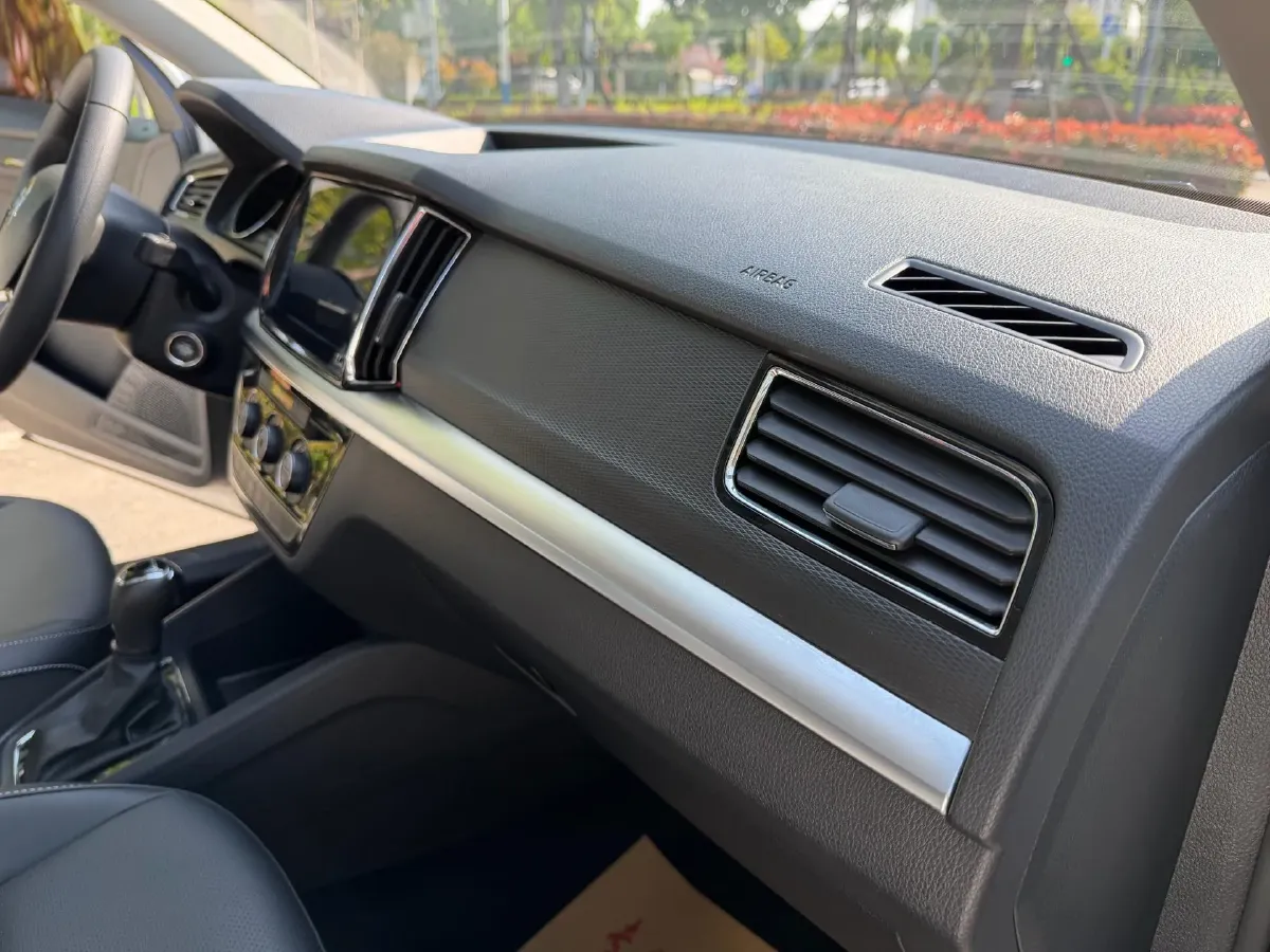 2021 Skoda Kamiq 1.5L 112HP L4 6AT,autocango,china used car exporter,china ev exporter,chinese used car exporter,chinese used ev exporter