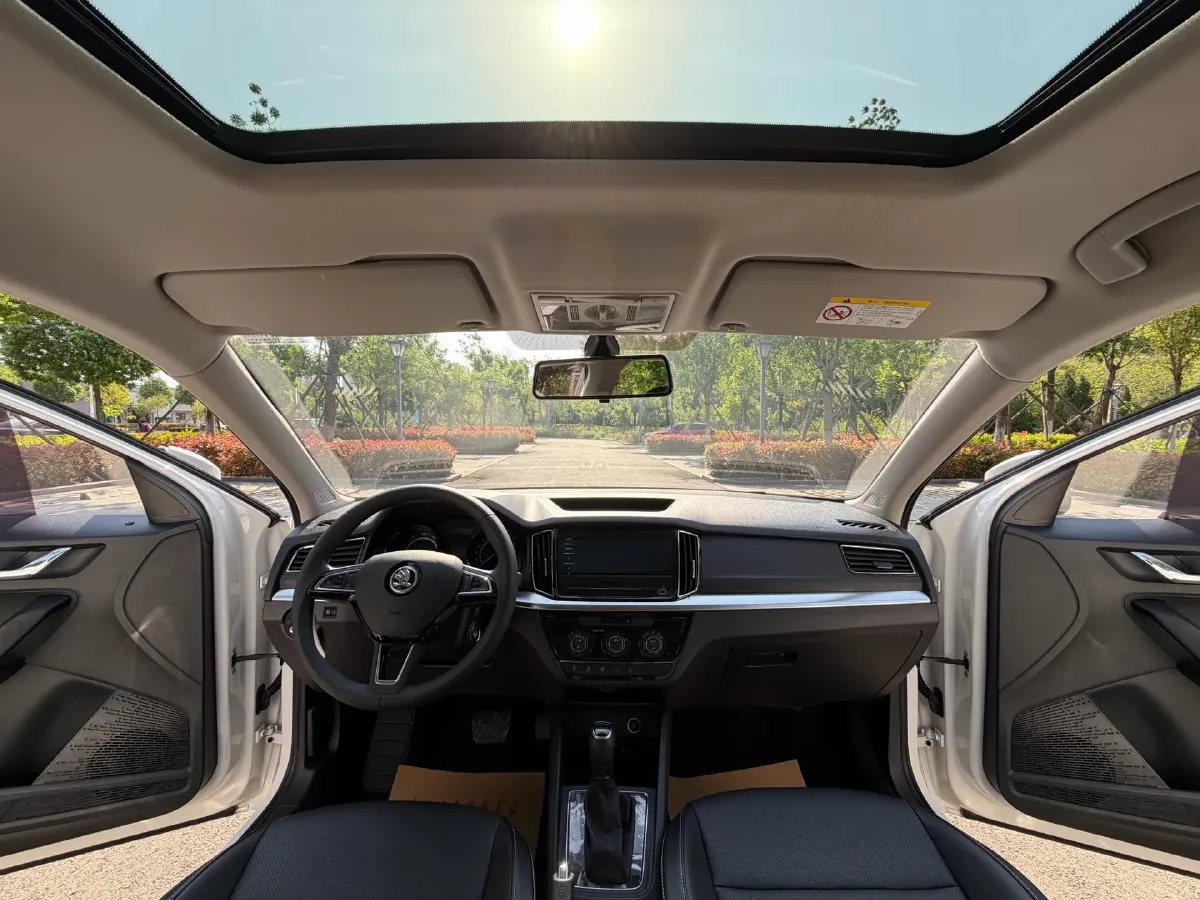 2021 Skoda Kamiq 1.5L 112HP L4 6AT,autocango,china used car exporter,china ev exporter,chinese used car exporter,chinese used ev exporter