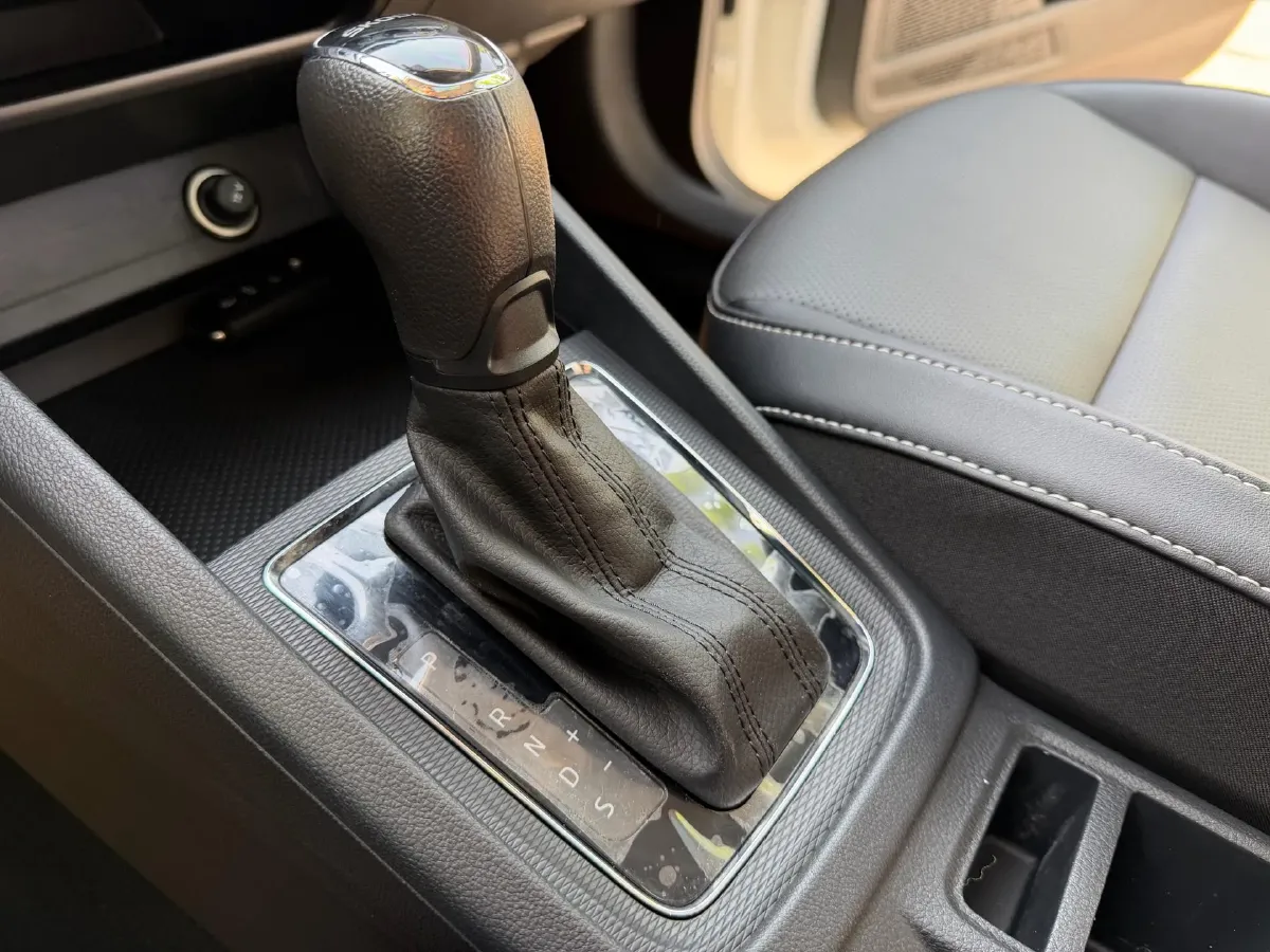 2021 Skoda Kamiq 1.5L 112HP L4 6AT,autocango,china used car exporter,china ev exporter,chinese used car exporter,chinese used ev exporter