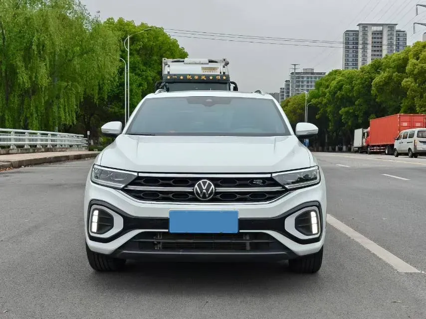 2023 Volkswagen T-Roc 1.5T 160HP L4 7DCT,autocango,china used car exporter,china ev exporter,chinese used car exporter,chinese used ev exporter
