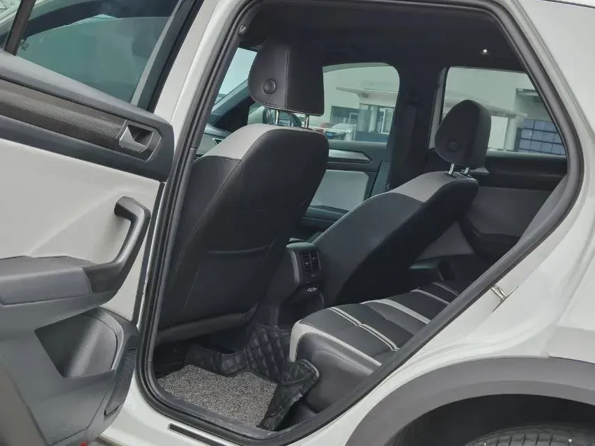 2023 Volkswagen T-Roc 1.5T 160HP L4 7DCT,autocango,china used car exporter,china ev exporter,chinese used car exporter,chinese used ev exporter