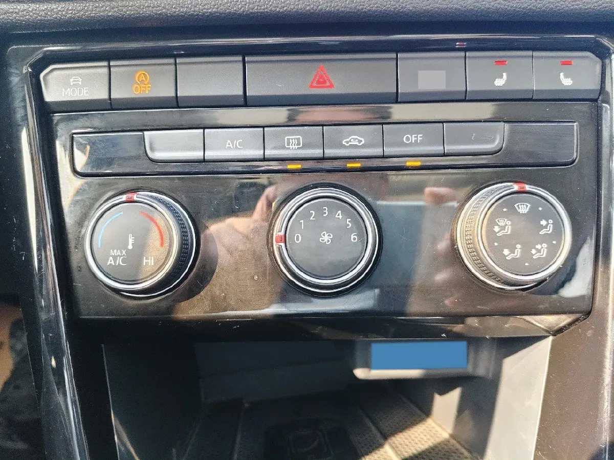 2022 Volkswagen T-Roc 1.4T 150HP L4 7DCT,autocango,china used car exporter,china ev exporter,chinese used car exporter,chinese used ev exporter