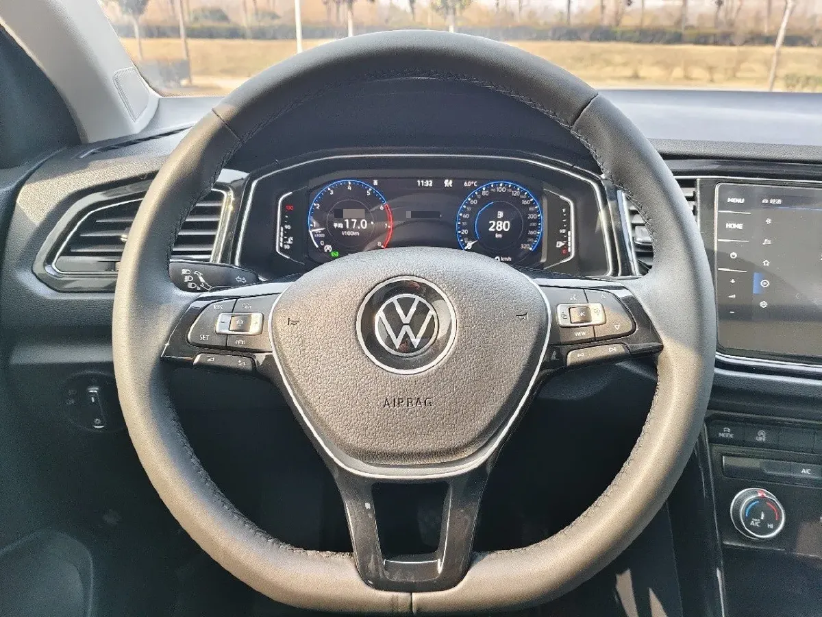 2022 Volkswagen T-Roc 1.4T 150HP L4 7DCT,autocango,china used car exporter,china ev exporter,chinese used car exporter,chinese used ev exporter