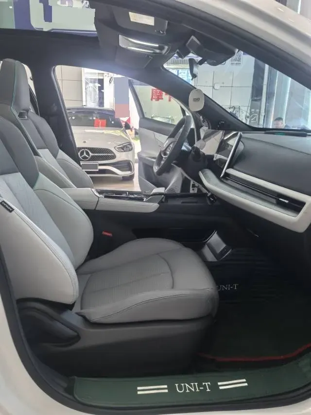 2023 ChangAn UNI-T 1.5T 188HP L4 7DCT,autocango,china used car exporter,china ev exporter,chinese used car exporter,chinese used ev exporter