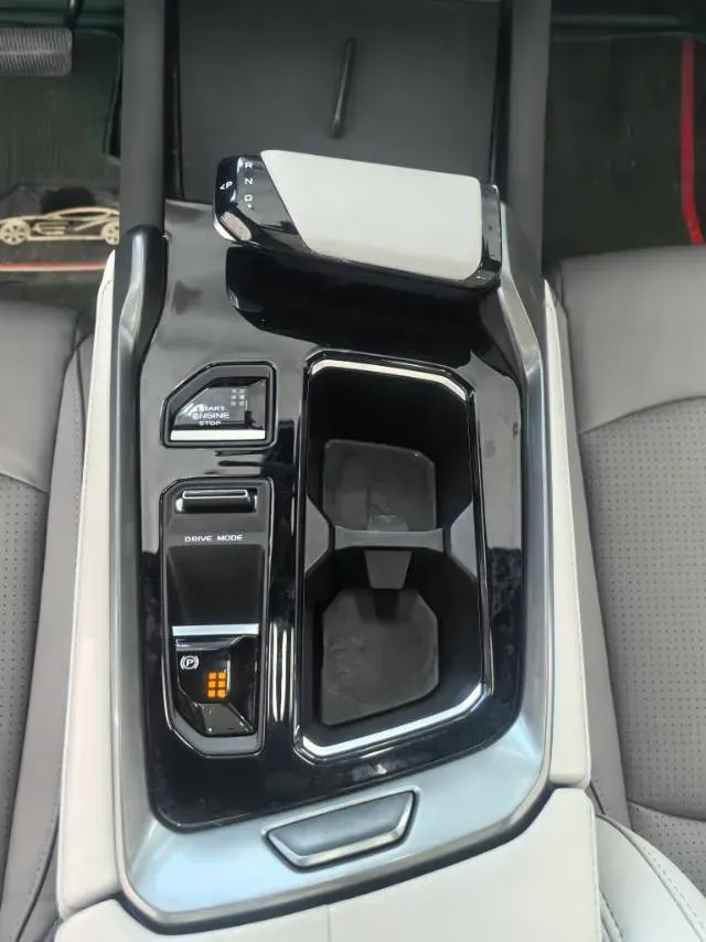 2023 ChangAn UNI-T 1.5T 188HP L4 7DCT,autocango,china used car exporter,china ev exporter,chinese used car exporter,chinese used ev exporter