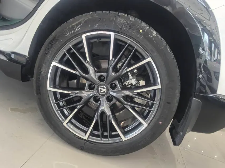 2023 ChangAn UNI-T 1.5T 188HP L4 7DCT,autocango,china used car exporter,china ev exporter,chinese used car exporter,chinese used ev exporter