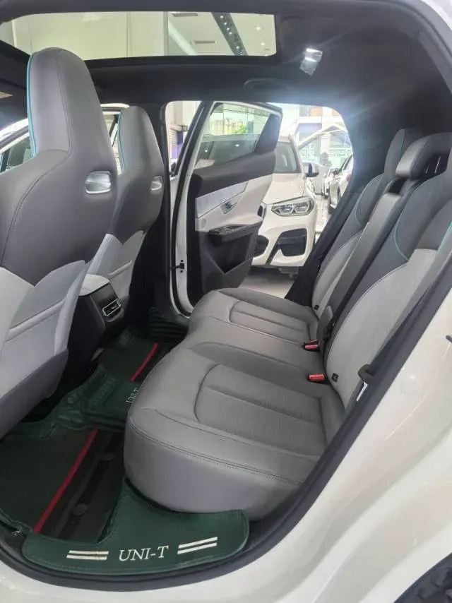 2023 ChangAn UNI-T 1.5T 188HP L4 7DCT,autocango,china used car exporter,china ev exporter,chinese used car exporter,chinese used ev exporter