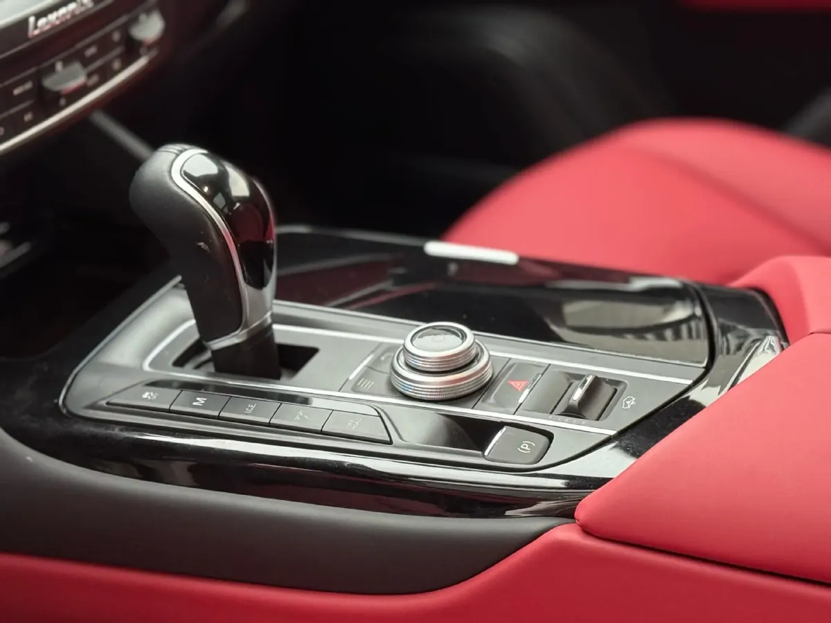 2018 Jaguar XJ 3.0T 340HP V6 8AT,autocango,china used car exporter,china ev exporter,chinese used car exporter,chinese used ev exporter