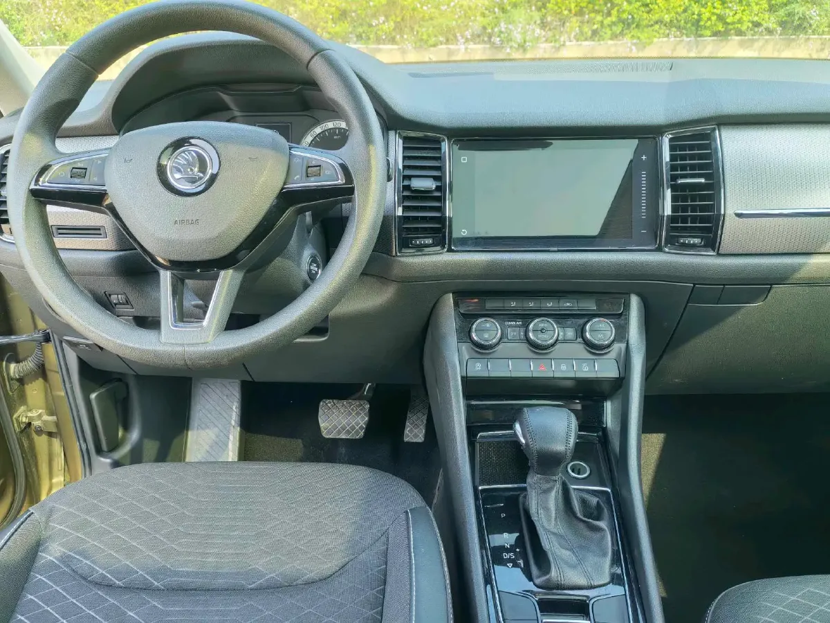 2018 Skoda Kodiak 2.0T 186HP L4 7DCT,autocango,china used car exporter,china ev exporter,chinese used car exporter,chinese used ev exporter