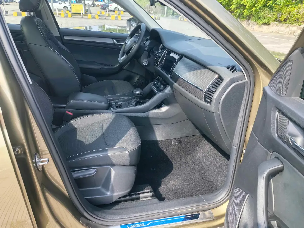 2018 Skoda Kodiak 2.0T 186HP L4 7DCT,autocango,china used car exporter,china ev exporter,chinese used car exporter,chinese used ev exporter