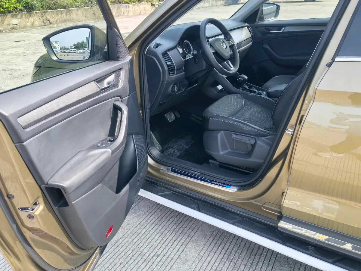 2018 Skoda Kodiak 2.0T 186HP L4 7DCT,autocango,china used car exporter,china ev exporter,chinese used car exporter,chinese used ev exporter