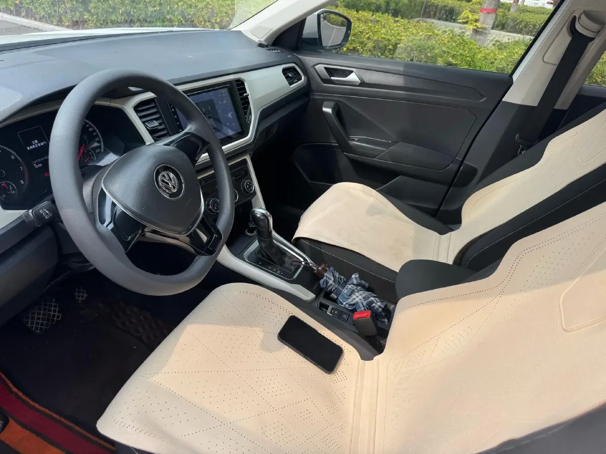 2019 Volkswagen T-Roc 1.4T 131HP L4 7DCT,autocango,china used car exporter,china ev exporter,chinese used car exporter,chinese used ev exporter