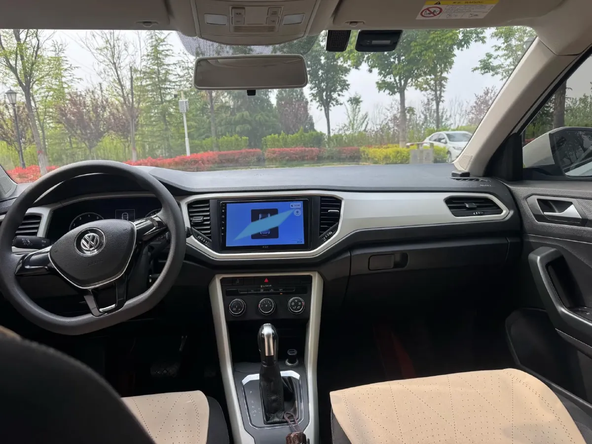 2019 Volkswagen T-Roc 1.4T 131HP L4 7DCT,autocango,china used car exporter,china ev exporter,chinese used car exporter,chinese used ev exporter