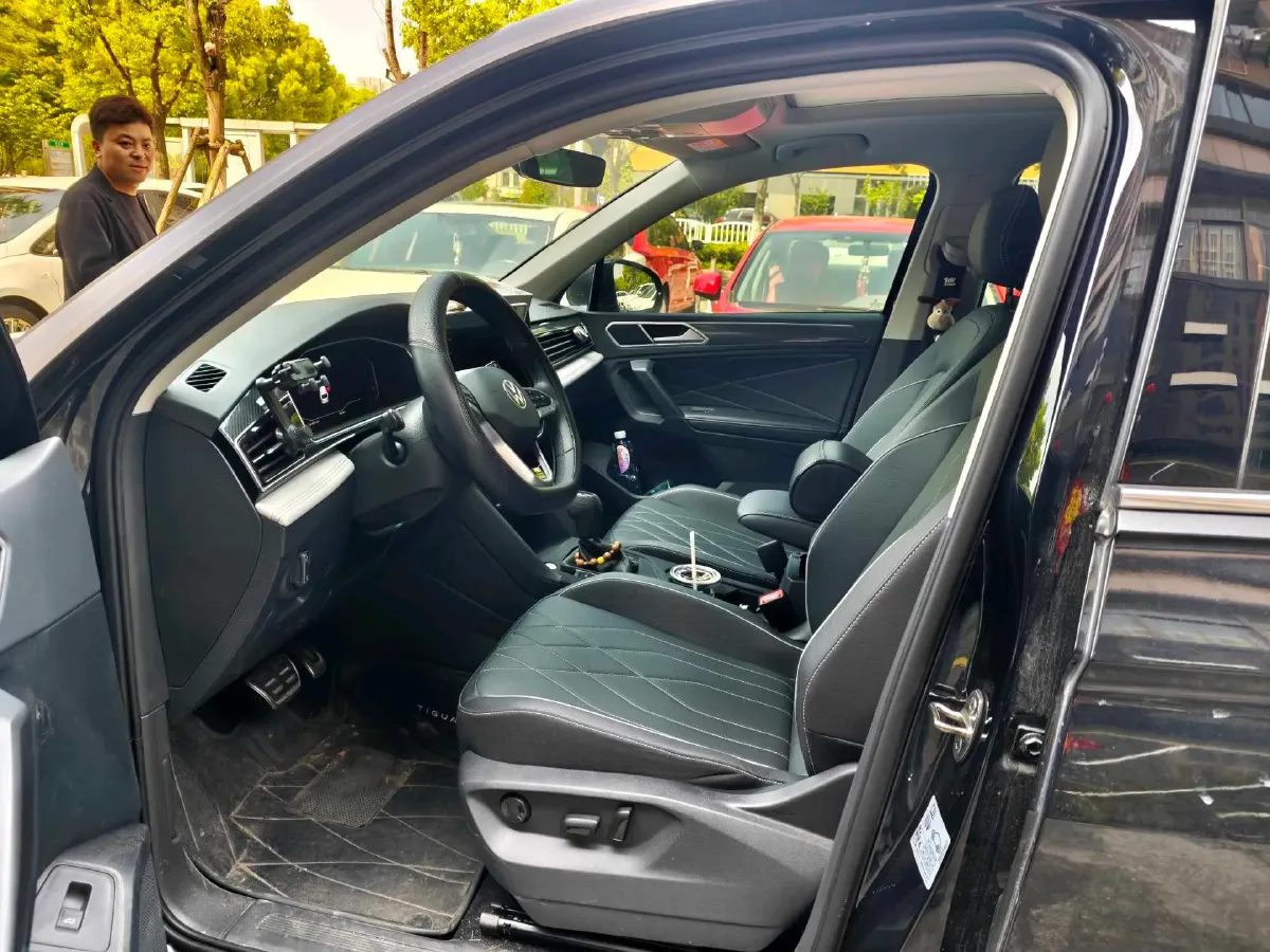 2024 Volkswagen Tiguan L 2.0T 186HP L4 7DCT,autocango,china used car exporter,china ev exporter,chinese used car exporter,chinese used ev exporter