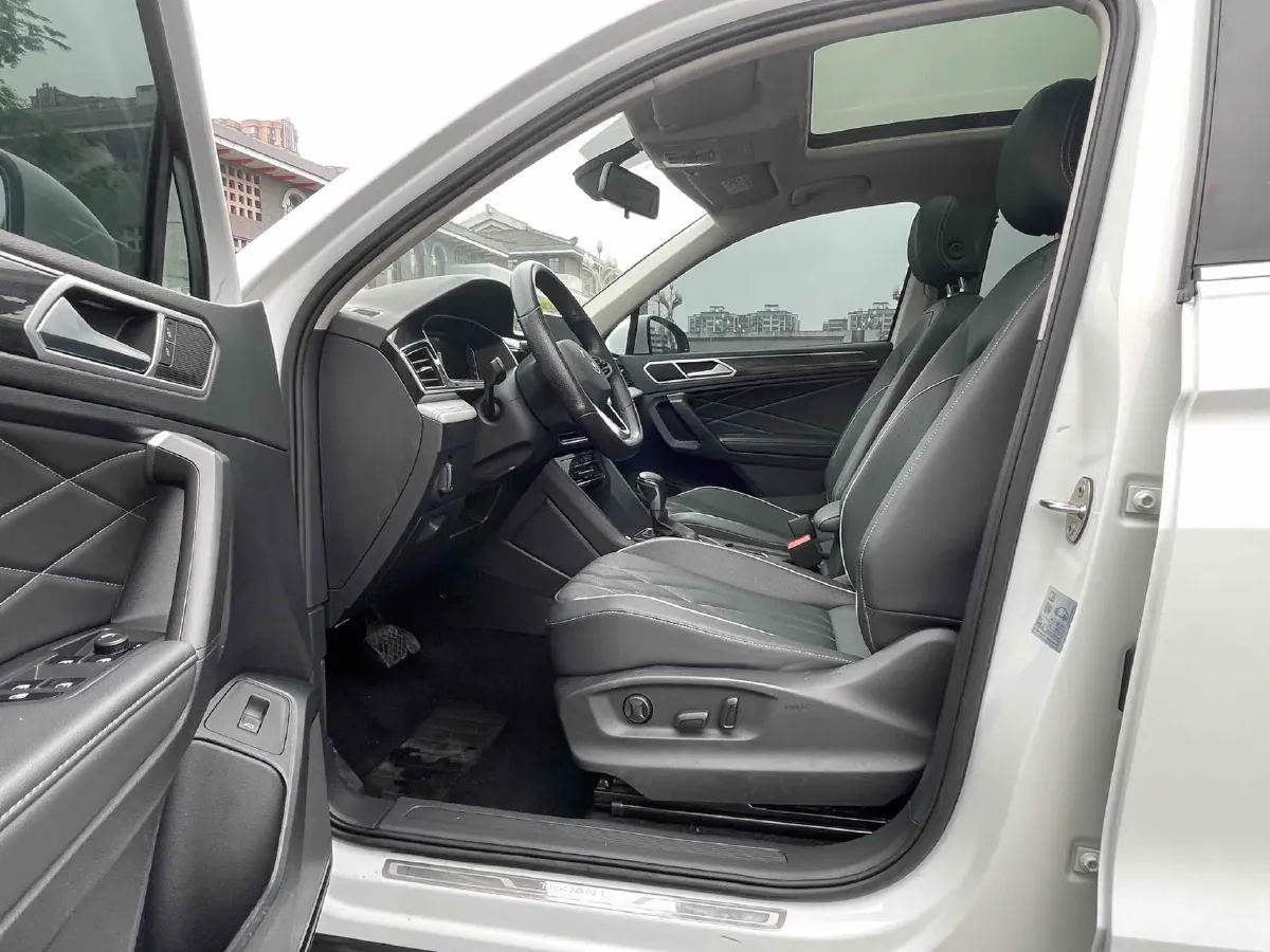 2023 Volkswagen Tiguan L 1.5T 160HP L4 7DCT,autocango,china used car exporter,china ev exporter,chinese used car exporter,chinese used ev exporter