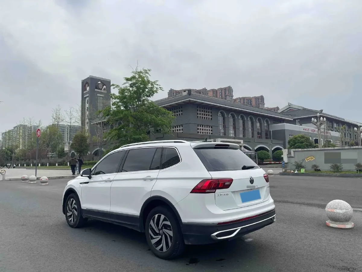 2023 Volkswagen Tiguan L 1.5T 160HP L4 7DCT,autocango,china used car exporter,china ev exporter,chinese used car exporter,chinese used ev exporter