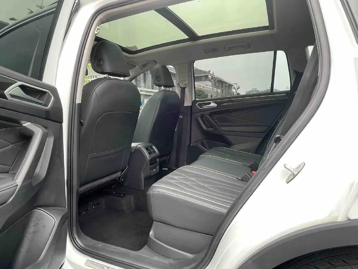 2023 Volkswagen Tiguan L 1.5T 160HP L4 7DCT,autocango,china used car exporter,china ev exporter,chinese used car exporter,chinese used ev exporter
