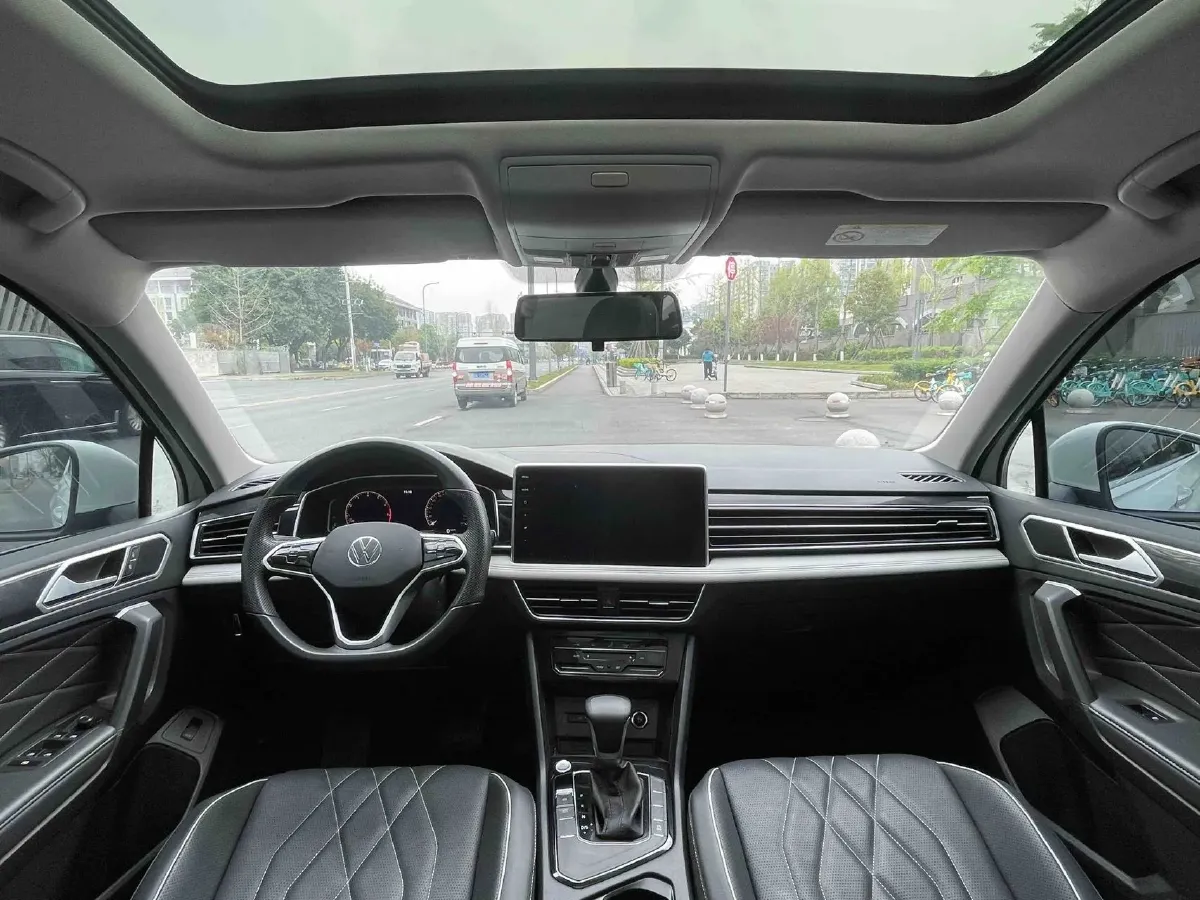 2023 Volkswagen Tiguan L 1.5T 160HP L4 7DCT,autocango,china used car exporter,china ev exporter,chinese used car exporter,chinese used ev exporter