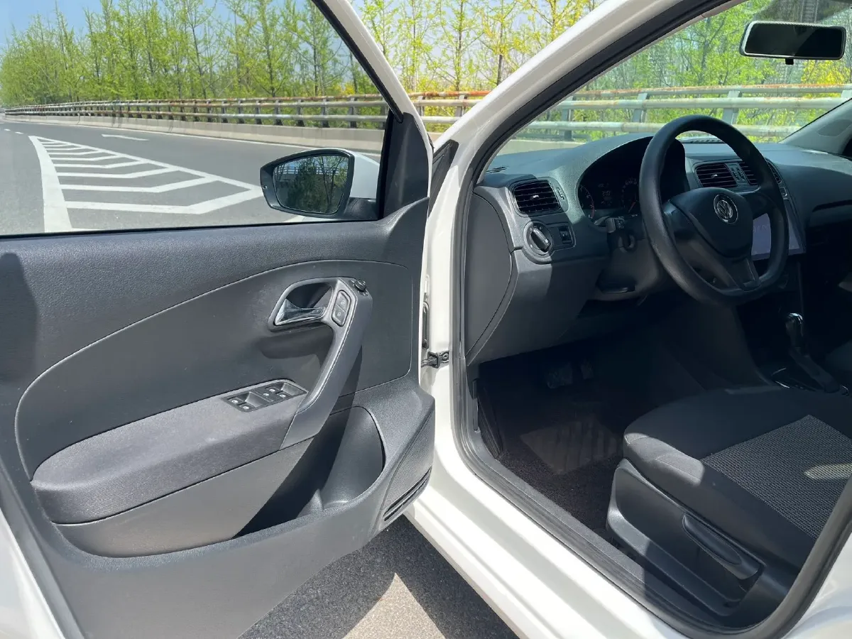 2016 Volkswagen Polo 1.4L 90HP L4 6AT,autocango,china used car exporter,china ev exporter,chinese used car exporter,chinese used ev exporter