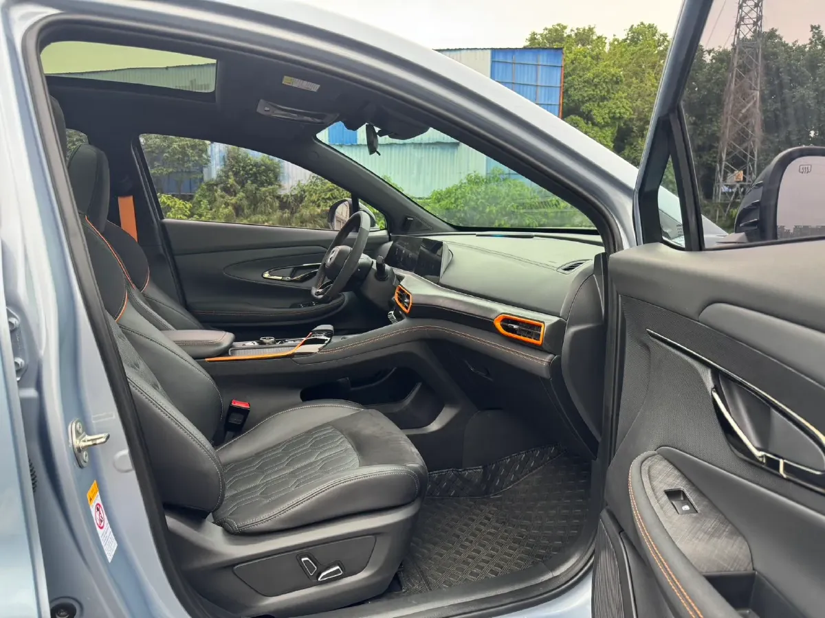 2021 ChangAn UNI-T 1.5T 180HP L4 7DCT,autocango,china used car exporter,china ev exporter,chinese used car exporter,chinese used ev exporter