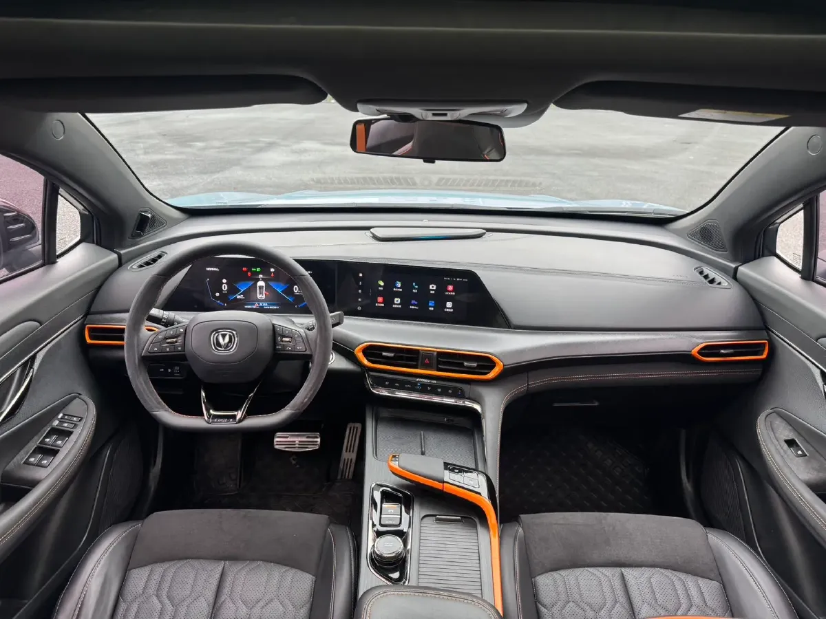 2021 ChangAn UNI-T 1.5T 180HP L4 7DCT,autocango,china used car exporter,china ev exporter,chinese used car exporter,chinese used ev exporter