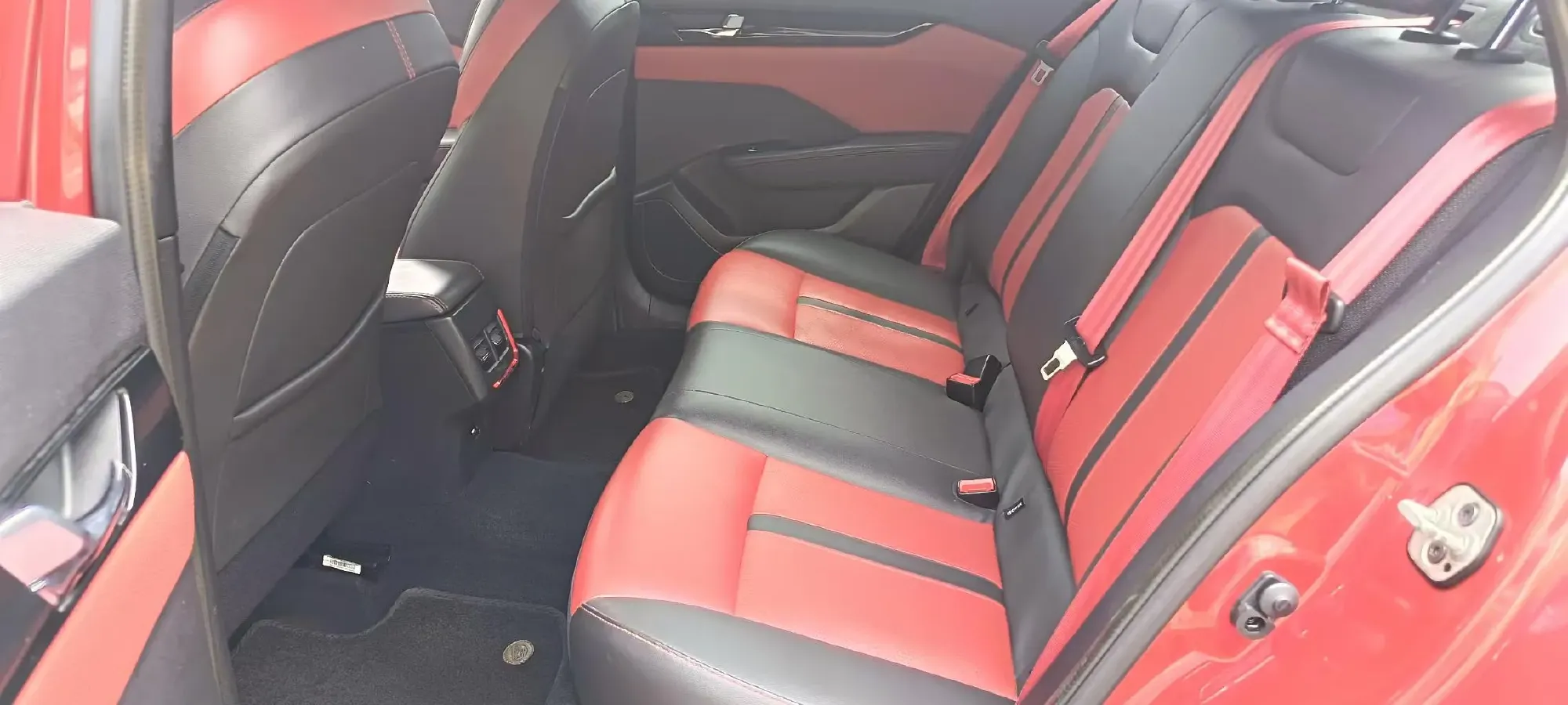 2021 DongFeng Aeolus YiXuan 1.5T 150HP L4 6DCT,autocango,china used car exporter,china ev exporter,chinese used car exporter,chinese used ev exporter