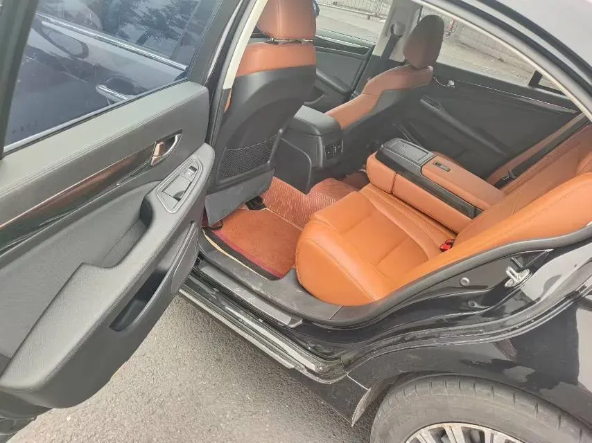 2018 HongQi H7 2.0T 204HP L4 6AT,autocango,china used car exporter,china ev exporter,chinese used car exporter,chinese used ev exporter