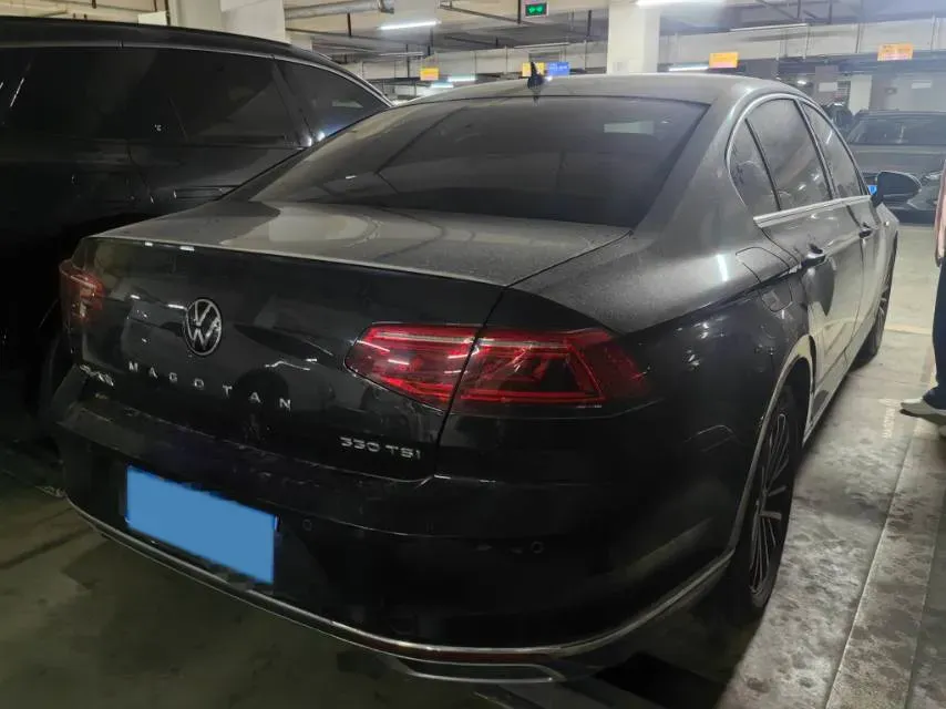 2020 Volkswagen Magotan 2.0T 186HP L4 7DCT,autocango,china used car exporter,china ev exporter,chinese used car exporter,chinese used ev exporter