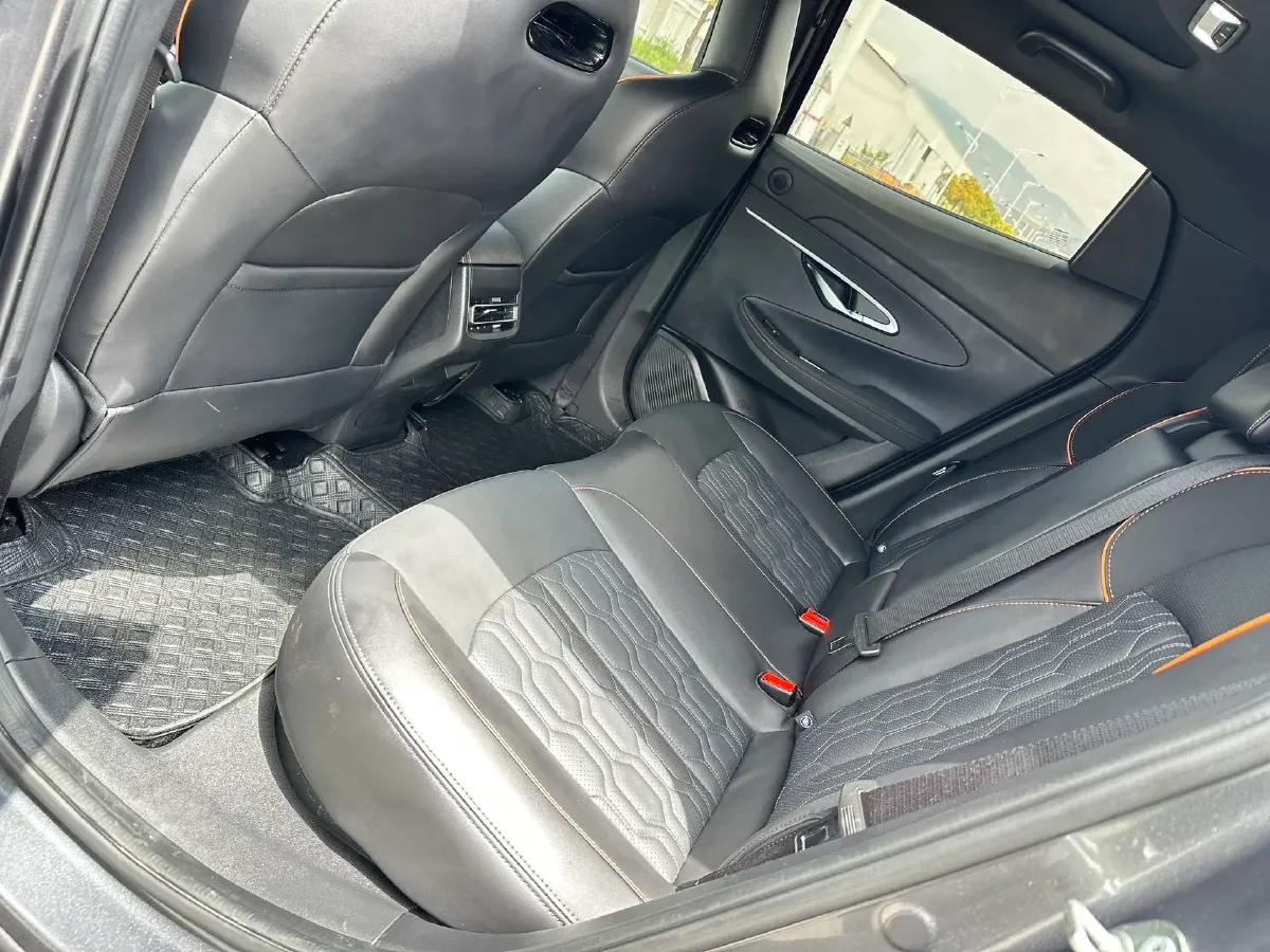 2022 ChangAn UNI-T 1.5T 188HP L4 7DCT,autocango,china used car exporter,china ev exporter,chinese used car exporter,chinese used ev exporter