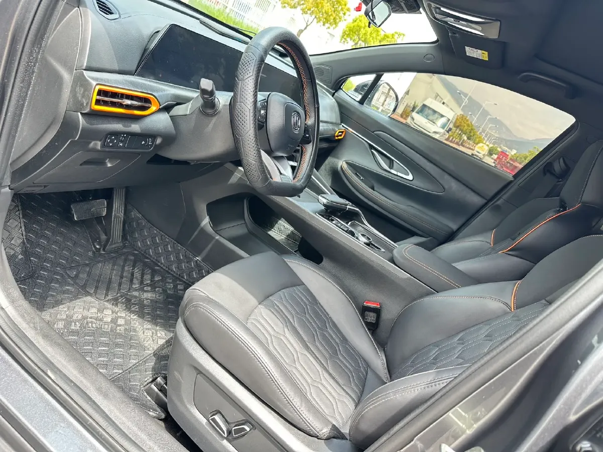 2022 ChangAn UNI-T 1.5T 188HP L4 7DCT,autocango,china used car exporter,china ev exporter,chinese used car exporter,chinese used ev exporter